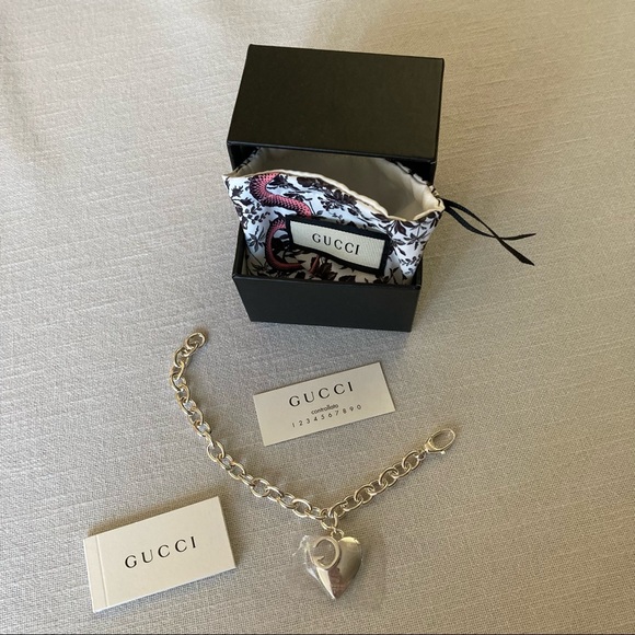 Gucci Sterling Silver Heart Cut-Out G Charm Logo Chain Bracelet 8” New Box $555 - Picture 8 of 15